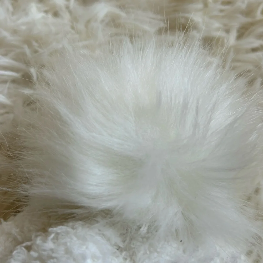 Nubby knit ivory Pom Pom beanie One size fits all SOFT!